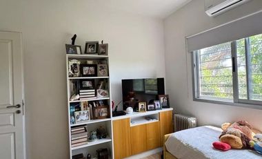 Dúplex en venta - 3 Dormitorios 3 Baños - Cochera - 320Mts2 - Ituzaingó
