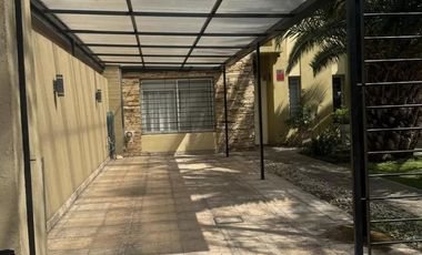 Dúplex en venta - 3 Dormitorios 3 Baños - Cochera - 320Mts2 - Ituzaingó