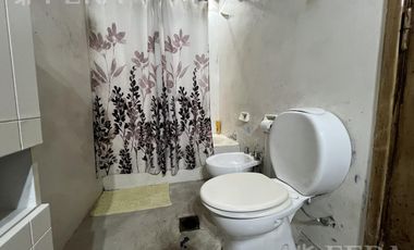 Venta de Casa 4 ambientes con cochera en Wilde