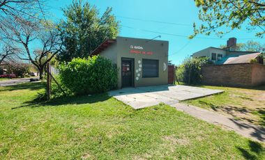 Local en esquina sobre importante calle de Fisherton Residencial
