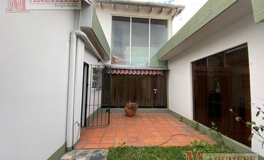 Casa 4 ambientes en venta en Castelar Norte