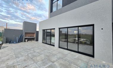 VENTA · CASA · MODERNA · 3 DORMITORIOS · FINANCIACIÓN · PISCINA · DON MATEO