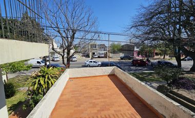 Casa sobre Av Zanni, a metros de Almafuerte
