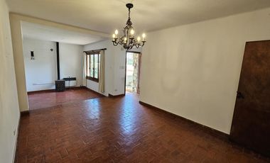 Casa sobre Av Zanni, a metros de Almafuerte