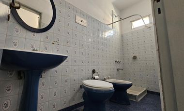 Casa sobre Av Zanni, a metros de Almafuerte