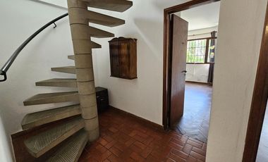 Casa sobre Av Zanni, a metros de Almafuerte