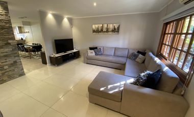 CHALET 4 AMBIENTES EN DOS PLANTAS