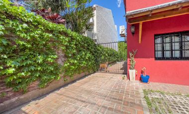 Impecable Casa en Venta en Plumerillos al 1500 en Boulogne con 3 Dormitorios, Pileta y Parrilla