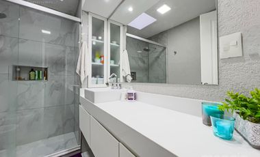 Impecable Casa en Venta en Plumerillos al 1500 en Boulogne con 3 Dormitorios, Pileta y Parrilla