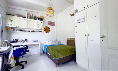Impecable Casa en Venta en Plumerillos al 1500 en Boulogne con 3 Dormitorios, Pileta y Parrilla