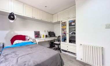 Impecable Casa en Venta en Plumerillos al 1500 en Boulogne con 3 Dormitorios, Pileta y Parrilla