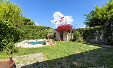 Impecable Casa en Venta en Plumerillos al 1500 en Boulogne con 3 Dormitorios, Pileta y Parrilla