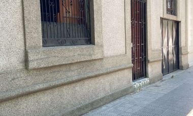 ¡Imperdible Venta! Casa de 4 Dormitorios en Santiago.