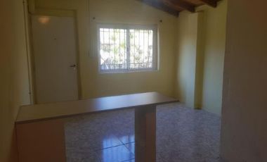Casa en venta - 4 dormitorios 4 baños  - Cochera - Quilmes Oeste