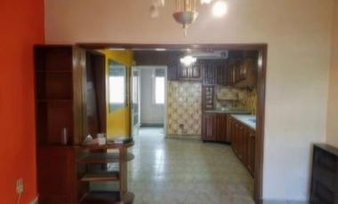 Casa en venta - 4 dormitorios 4 baños  - Cochera - Quilmes Oeste
