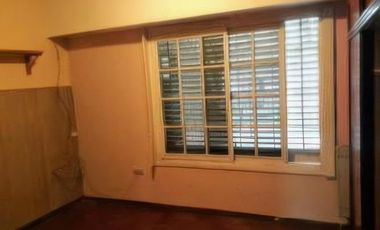 Casa en venta - 4 dormitorios 4 baños  - Cochera - Quilmes Oeste