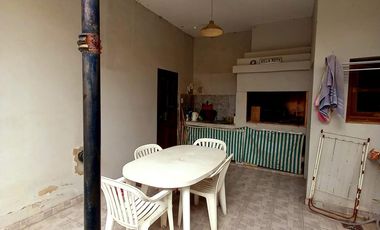 Se vende casa ideal para modernizar
