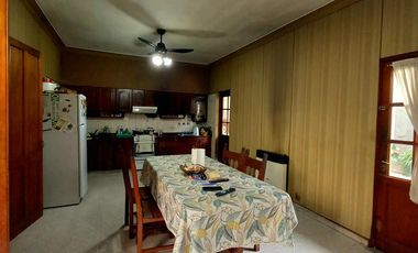 Se vende casa ideal para modernizar