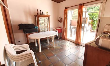 Gran PH de 6 ambientes con cochera y patio con parrilla-en venta