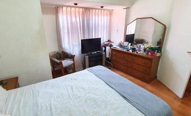 Gran PH de 6 ambientes con cochera y patio con parrilla-en venta