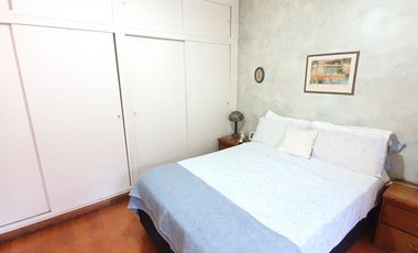 Gran PH de 6 ambientes con cochera y patio con parrilla-en venta