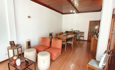 Gran PH de 6 ambientes con cochera y patio con parrilla-en venta