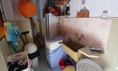 Gran PH de 6 ambientes con cochera y patio con parrilla-en venta