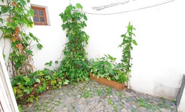 Gran PH de 6 ambientes con cochera y patio con parrilla-en venta