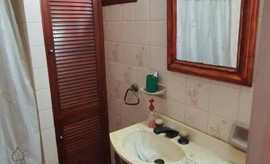 Gran PH de 6 ambientes con cochera y patio con parrilla-en venta