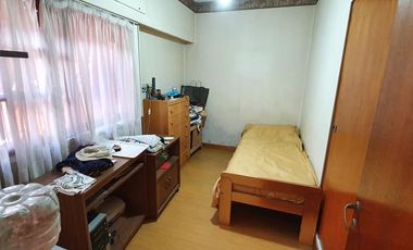 Gran PH de 6 ambientes con cochera y patio con parrilla-en venta