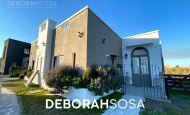 Casa en Venta 5 ambientes con Espejo de Agua una Planta - El Cantón