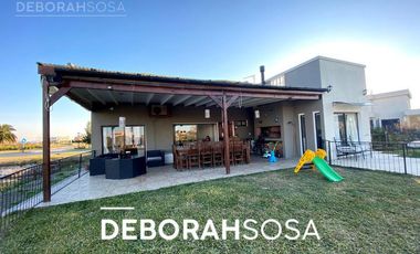 Casa en Venta 5 ambientes con Espejo de Agua una Planta - El Cantón