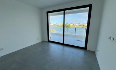 Casa en venta a la laguna  Canton Barrio Golf a estrenar con pileta