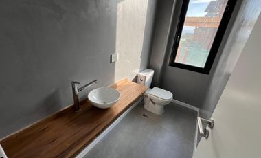 Casa en venta a la laguna  Canton Barrio Golf a estrenar con pileta