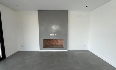 Casa en venta a la laguna  Canton Barrio Golf a estrenar con pileta