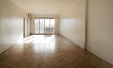 Departamento con vista al parque Thays y cochera