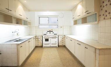 Departamento con vista al parque Thays y cochera