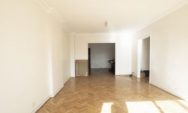 Departamento con vista al parque Thays y cochera