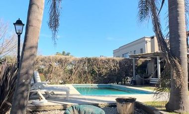 Casa en  venta Al Golf San Isidro Labrador