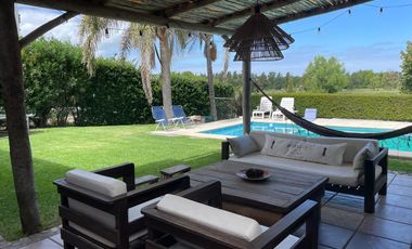 Casa en  venta Al Golf San Isidro Labrador