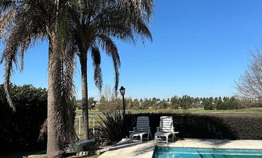 Casa en  venta Al Golf San Isidro Labrador