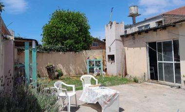 Casa en venta - 2 Dormitorios 1 Baño - 233Mts2 - Mar del Plata