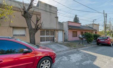 Casa 2 dormitorios- 2 baños-garage en venta en Ringuelet, La Plata
