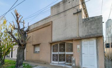 Casa 2 dormitorios- 2 baños-garage en venta en Ringuelet, La Plata
