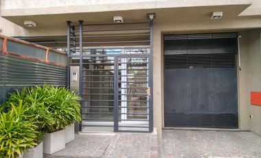 Venta Departamento Lanús Oeste al Frente 2 ambientes con Toilette