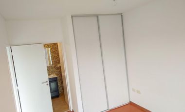 Venta Departamento Lanús Oeste al Frente 2 ambientes con Toilette