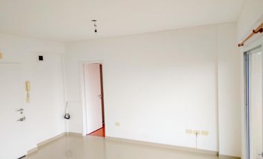 Venta Departamento Lanús Oeste al Frente 2 ambientes con Toilette
