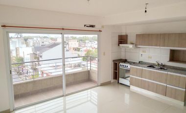 Venta Departamento Lanús Oeste al Frente 2 ambientes con Toilette