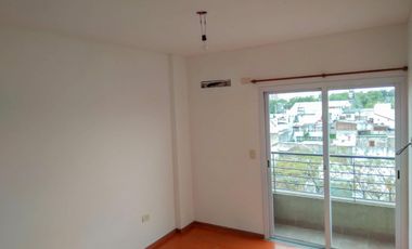 Venta Departamento Lanús Oeste al Frente 2 ambientes con Toilette