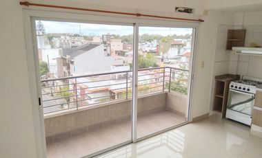 Venta Departamento Lanús Oeste al Frente 2 ambientes con Toilette